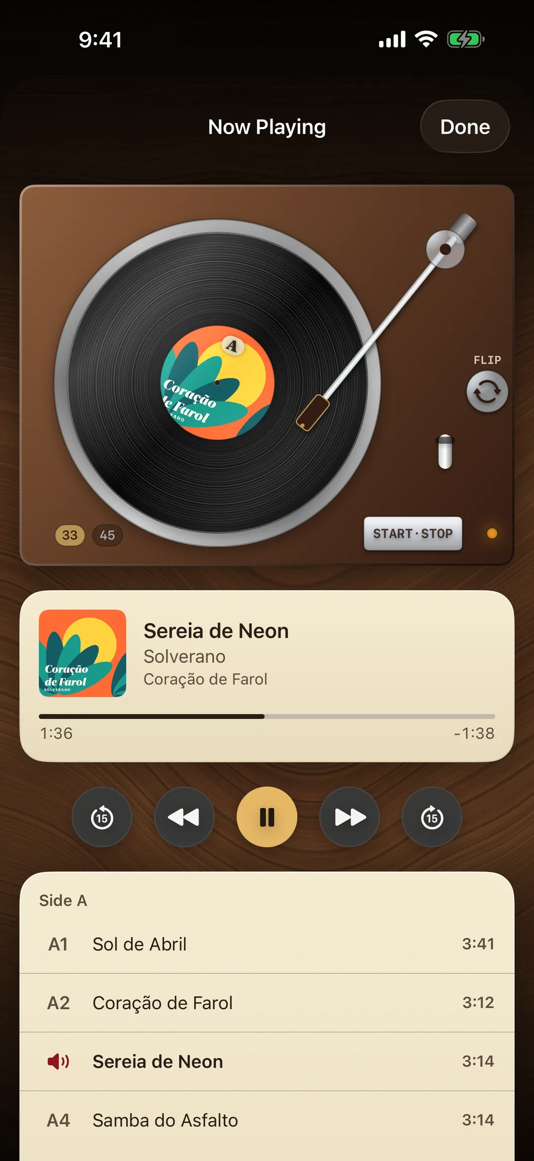 Recs turntable playing the vinyl LP Coração de Farol by Solverano, with its tracklist